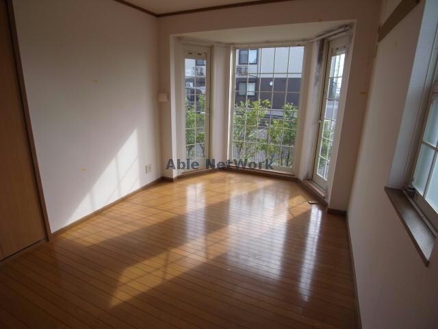  レフィナード・エムＡ