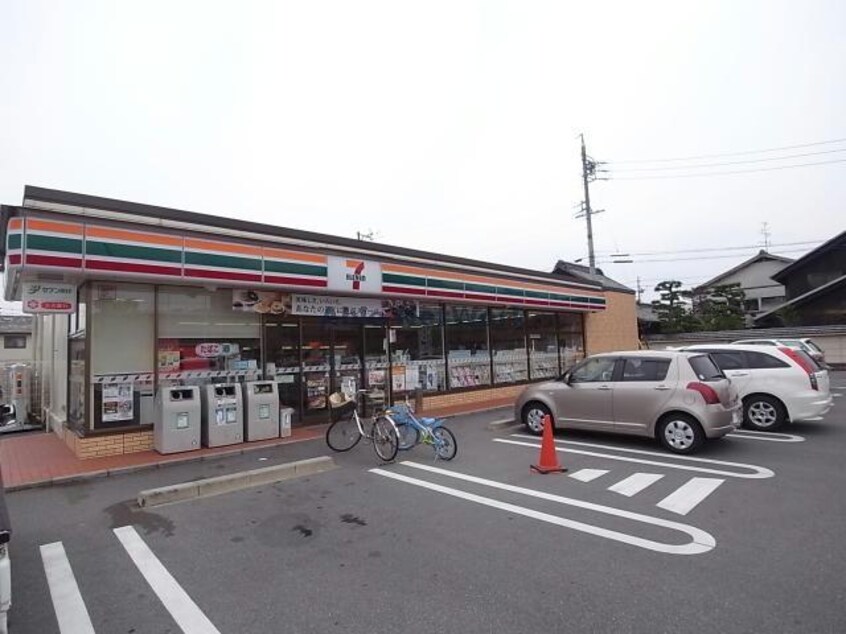 セブンイレブン羽島竹鼻町狐穴店(コンビニ)まで814m ハシマ．T．ハウス