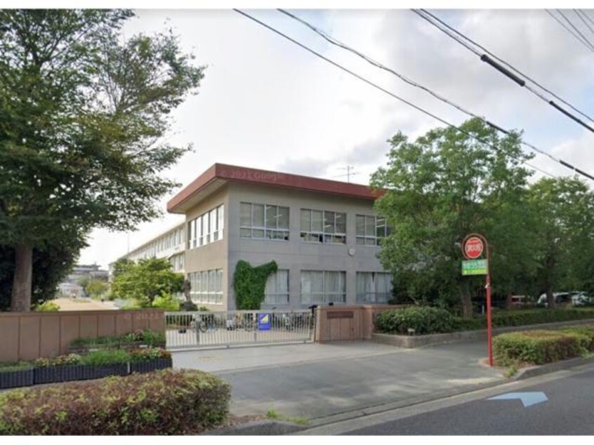 浜松市立曳馬小学校(小学校)まで978m メゾンライフ