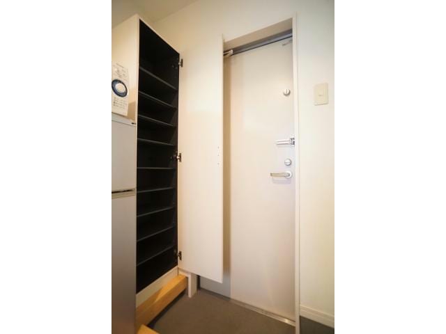 シューズボックス クリエール静岡大学前