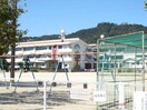 小松島市立北小松島小学校(小学校)まで2595m デュエルミサキⅡ A・B