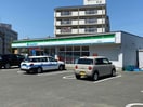 ファミリーマート阿南富岡店(コンビニ)まで130m シティハイツヤマフジ