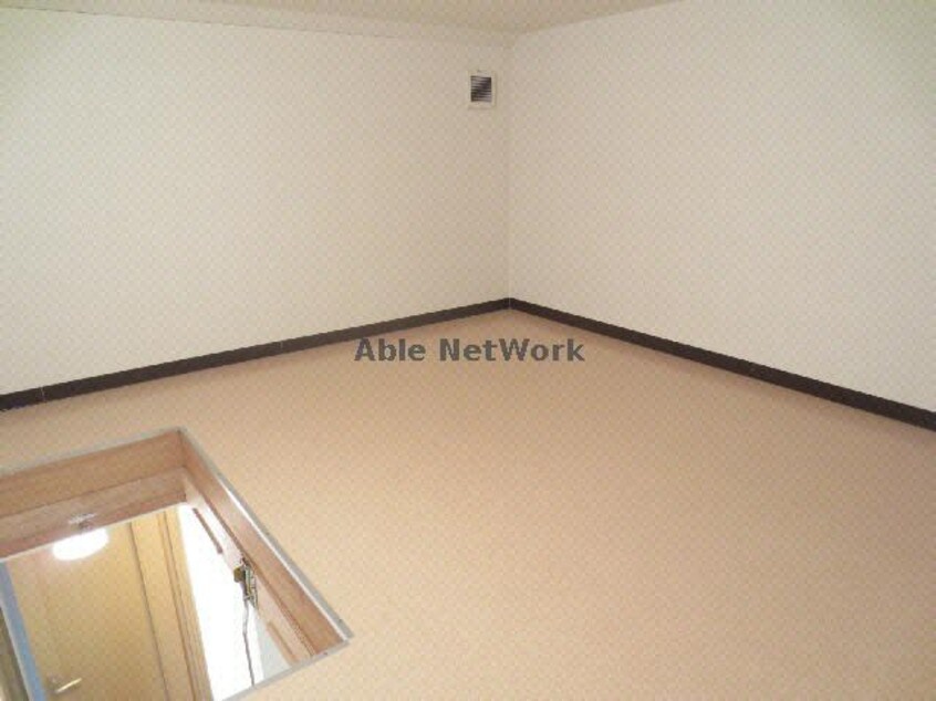 屋根裏収納 ヴィラファミールＡ・Ｂ