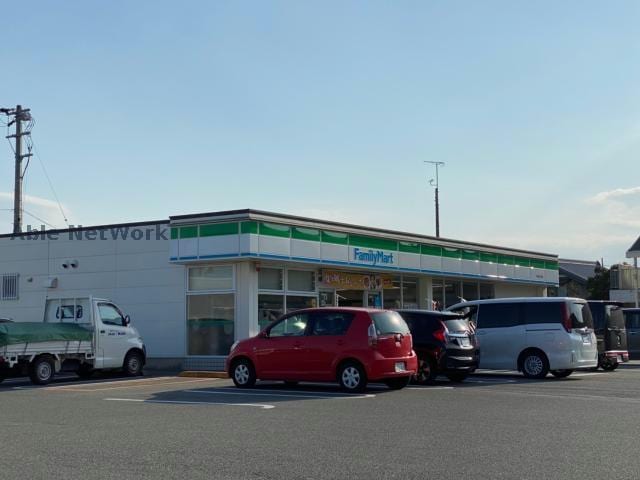 ファミリーマート阿南津乃峰店(コンビニ)まで1297m グリュックハウスA・B