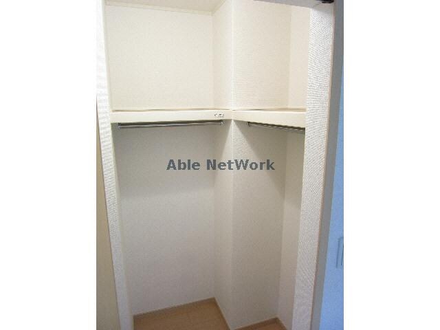 ｳｫｰｸｲﾝｸﾛｰｾﾞｯﾄ サンシャインＴ・Ｉ