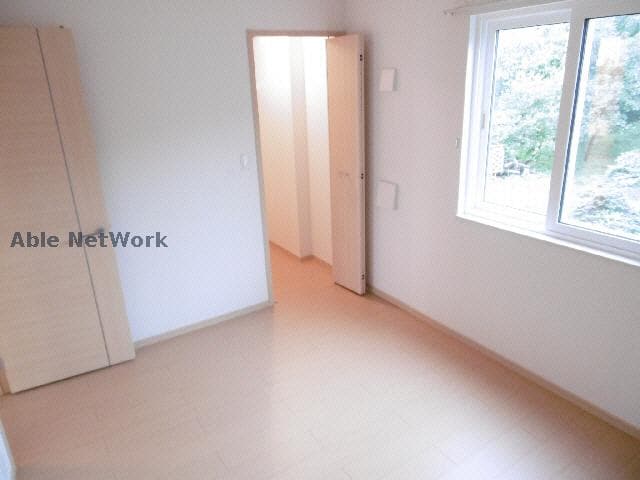 洋室 カリーナガーデン