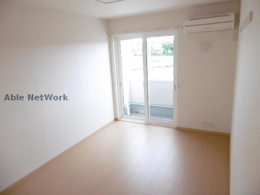 洋室 カリーナガーデン