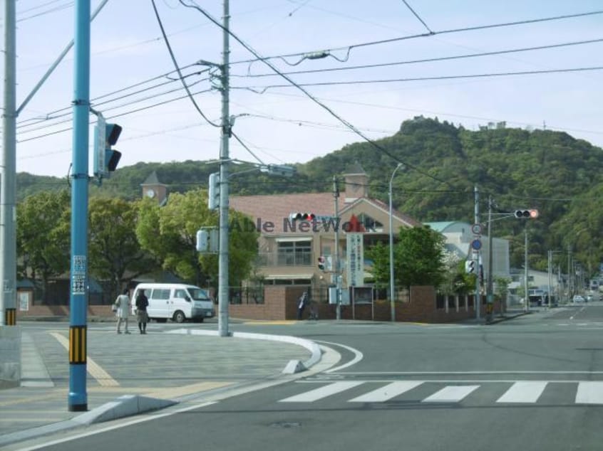 こまつしま健祥会認定こども園(幼稚園/保育園)まで685m コーポ荒木
