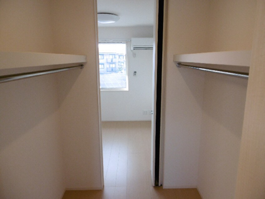 ｳｫｰｸｲﾝｸﾛｰｾﾞｯﾄ ベイ　クレスト