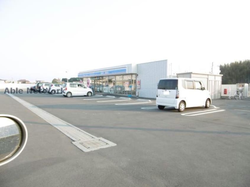 ローソン小松島大林店(コンビニ)まで1201m フレグランス立江