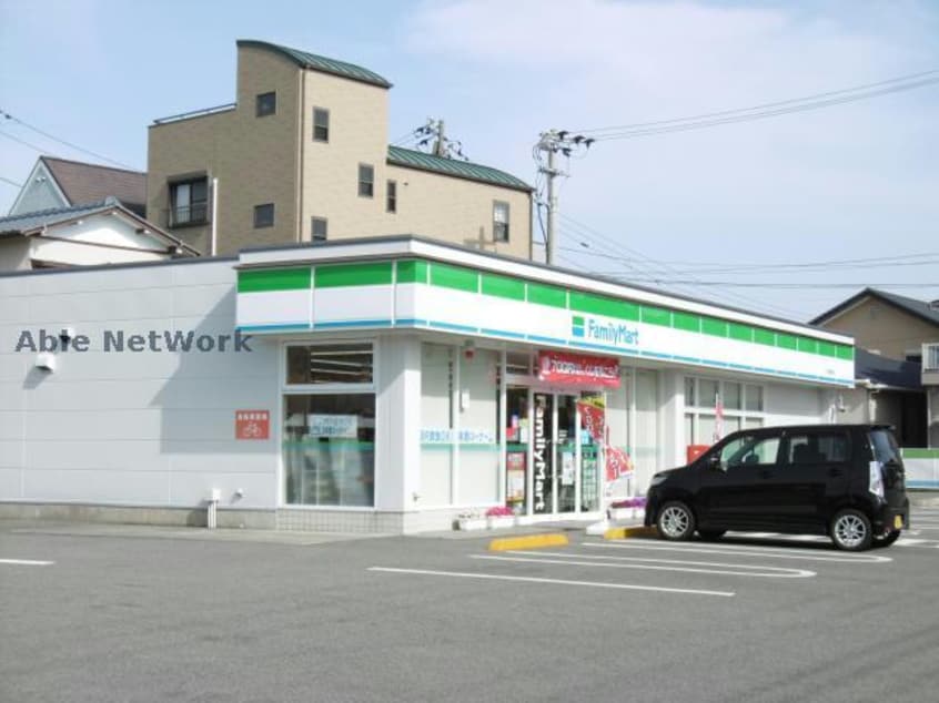 ファミリーマート小松島横須店(コンビニ)まで1275m ハーバービュー金磯C.D