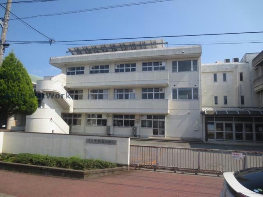 徳島市立論田小学校(小学校)まで2365m グレープハウス壱番館