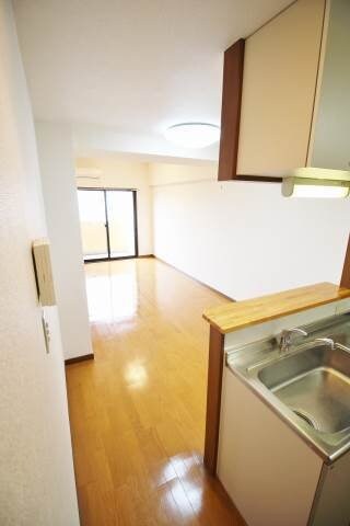 人気のカウンターキッチン仕様 AXiS今