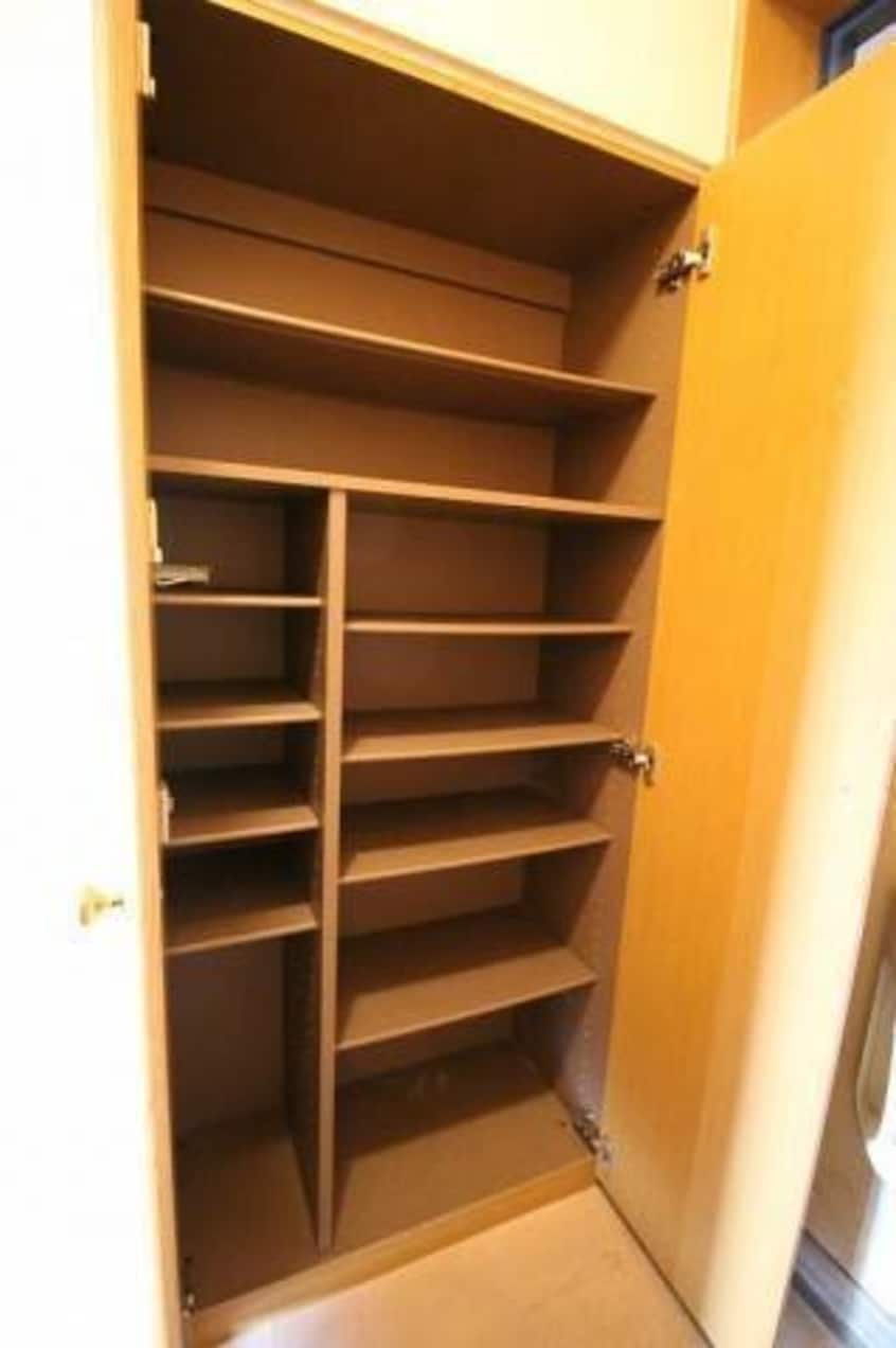 同物件の別の部屋の写真です ロンディーネ福富Ⅱ