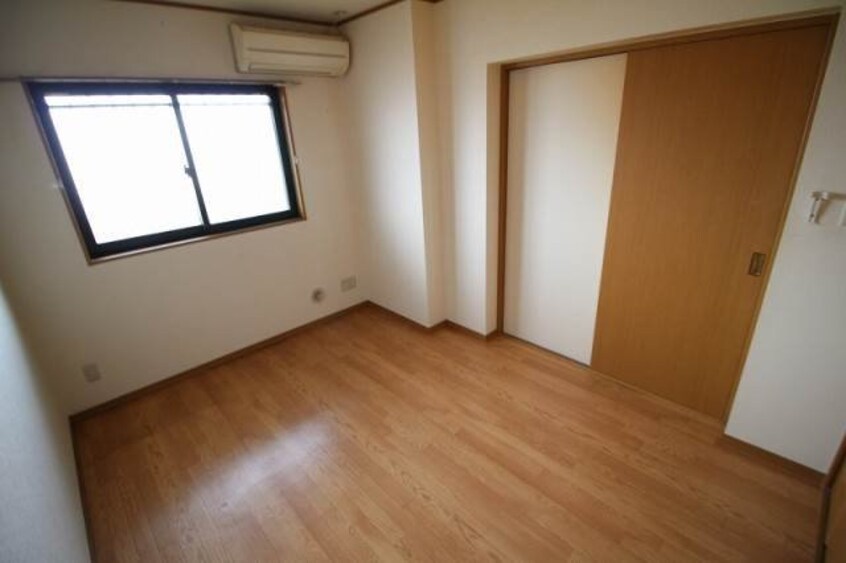 同物件の別の部屋の写真です ロンディーネ福富Ⅱ