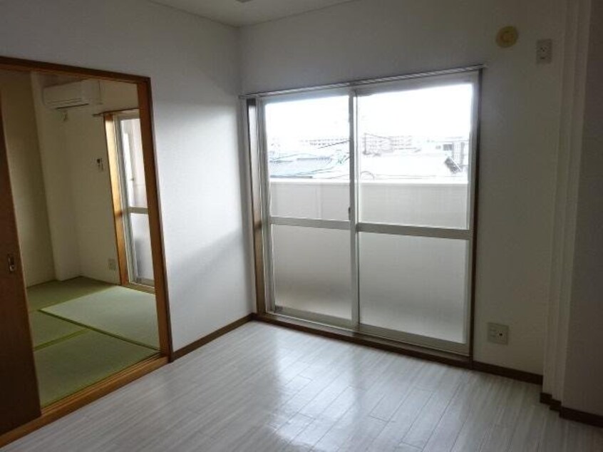 リビングから和室 パープルメゾン