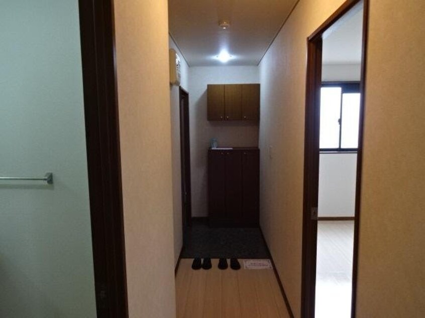 廊下 ティーワイケイ