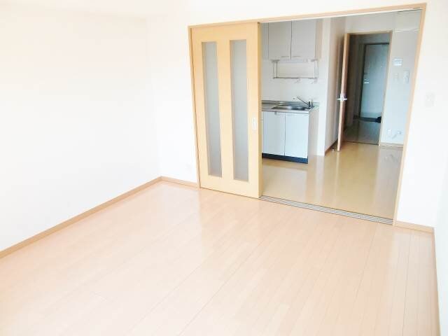 ８帖以上の快適空間 シオン北長瀬