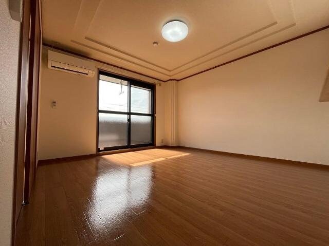 リビング ＢＬＵＥ　ＴＥＲＲＡ