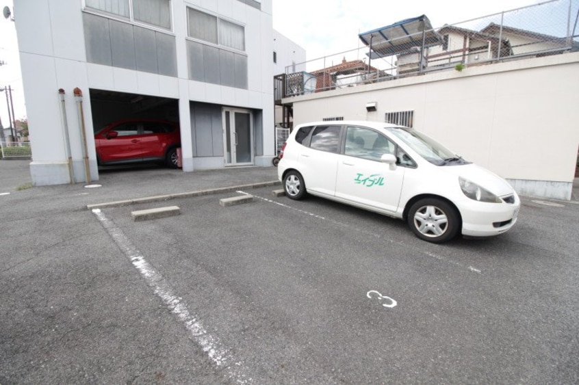駐車場 AXIS