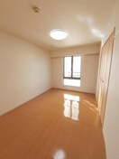 寝室 トゥルーランド錦Ｅ