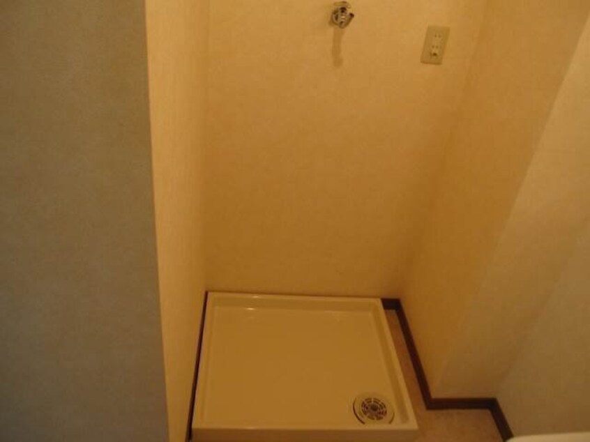 別のお部屋の写真です。実際とは異なります。 アムール雅