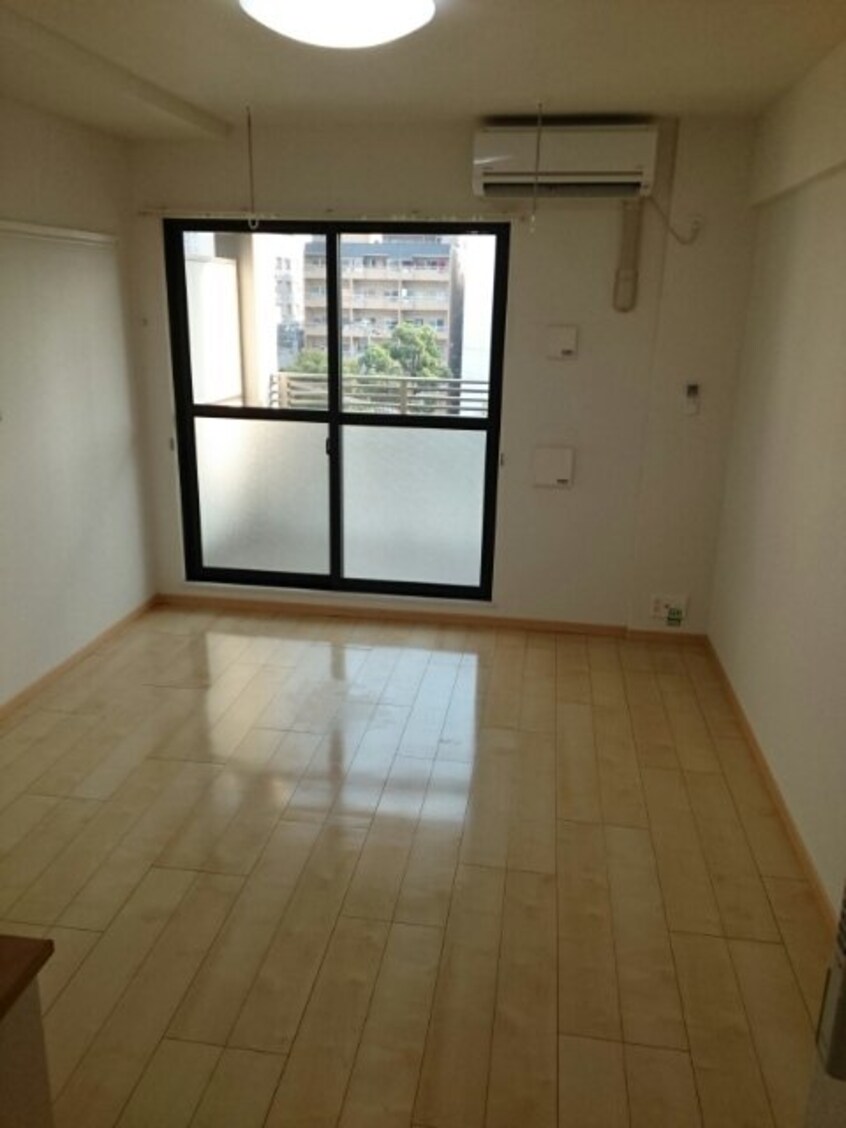  レジデンス西川