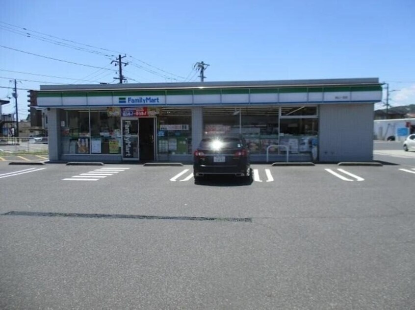 ファミリーマート岡山一宮店(コンビニ)まで1179m Maison de Caramel