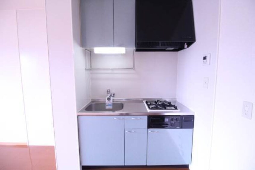  ドミトリー赤井