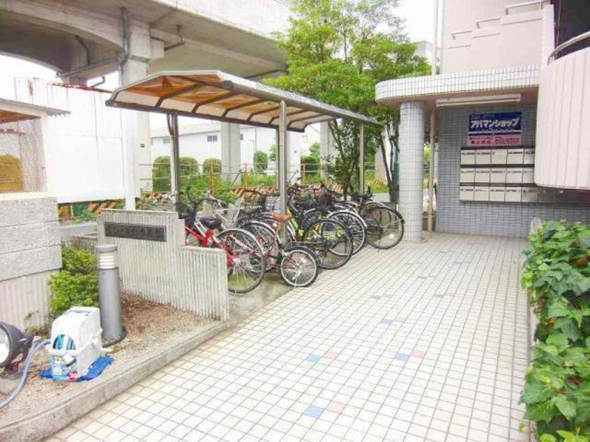 駐輪場 コゼット西古松