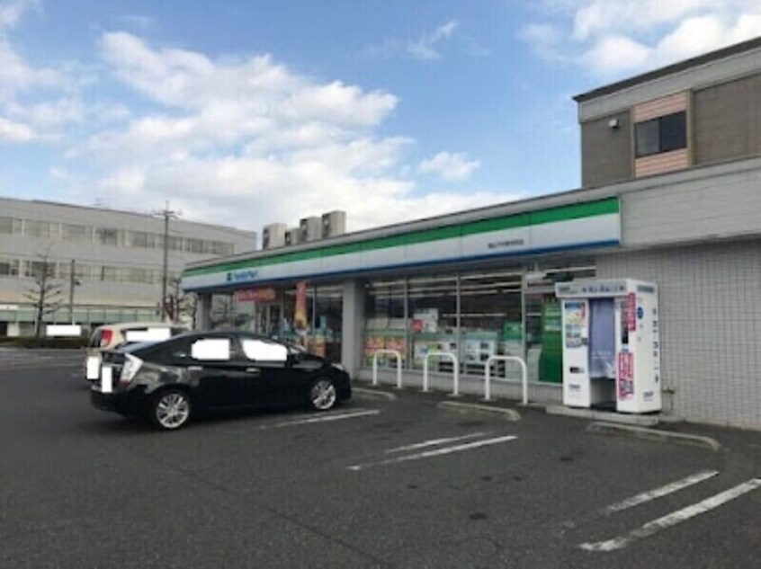 ファミリーマート岡山下中野本町店(コンビニ)まで356m シャインキャッスル