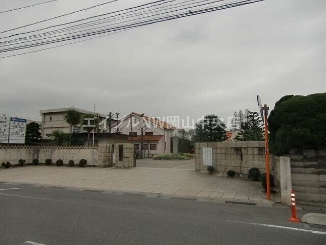 岡山県立岡山操山高校(高等学校/高等専門学校)まで443m ファミール岡山