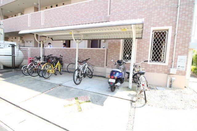  アヴィオン　Ａ