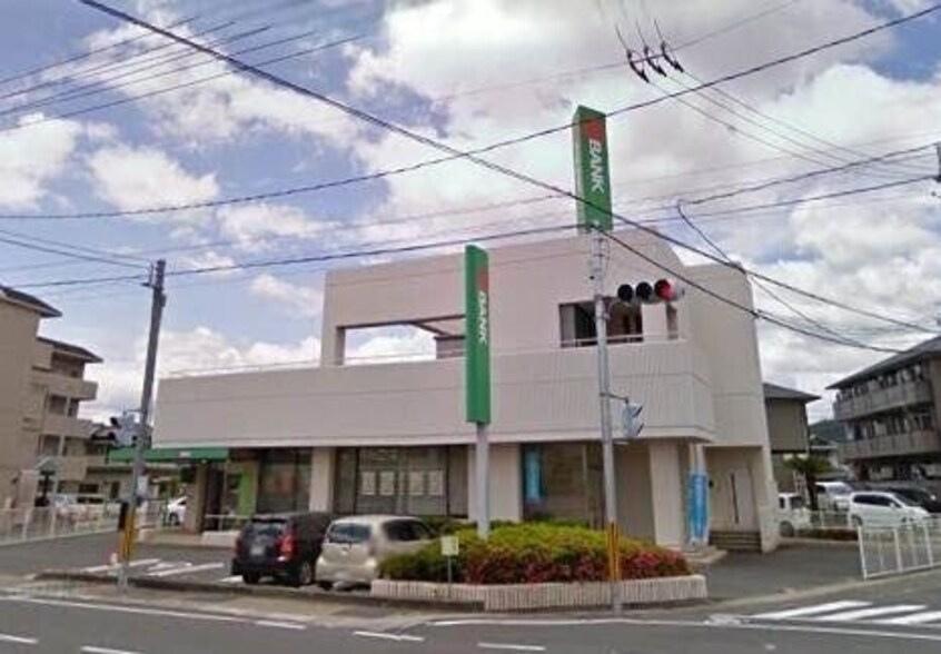 トマト銀行津高支店(銀行)まで758m サンシャインヒルズ