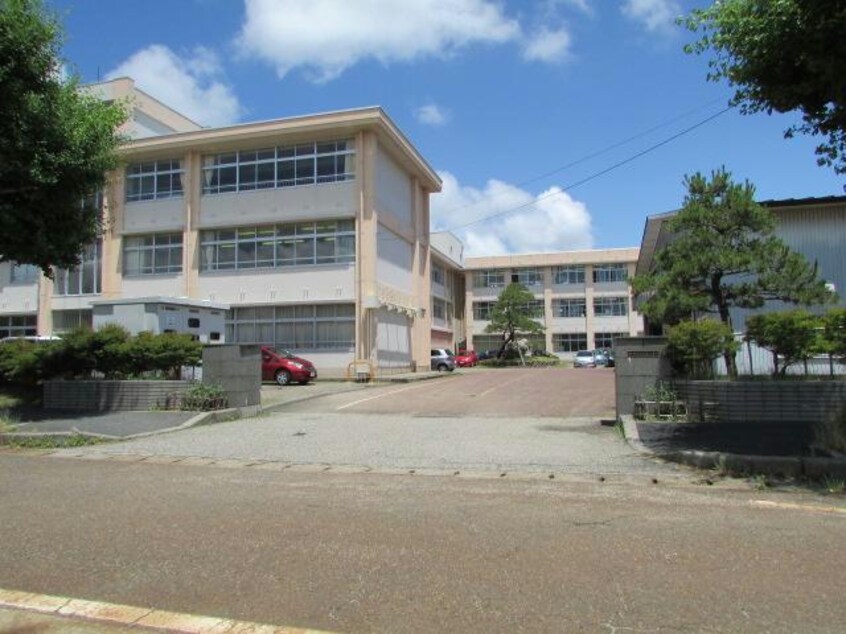 新潟市立横越小学校(小学校)まで1050m Ｔ．Ｋ．ｗｉｌｌ