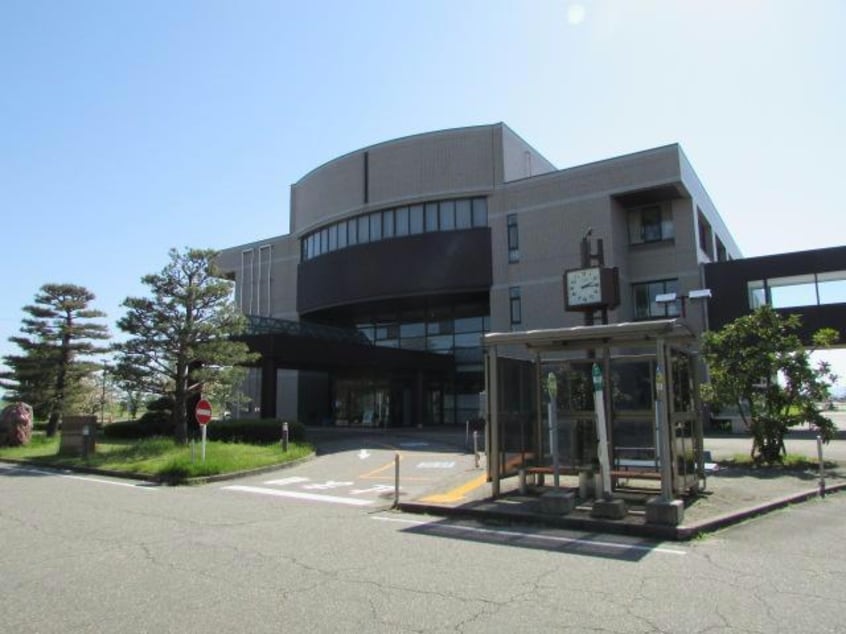 新潟市江南区役所(役所)まで1178m ボナール・カメリア