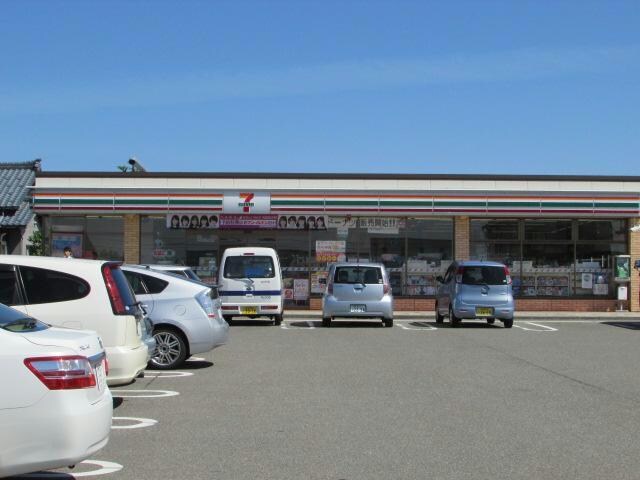 セブンイレブン新潟丸山店(コンビニ)まで883m アパートメントハウス　キャンベル