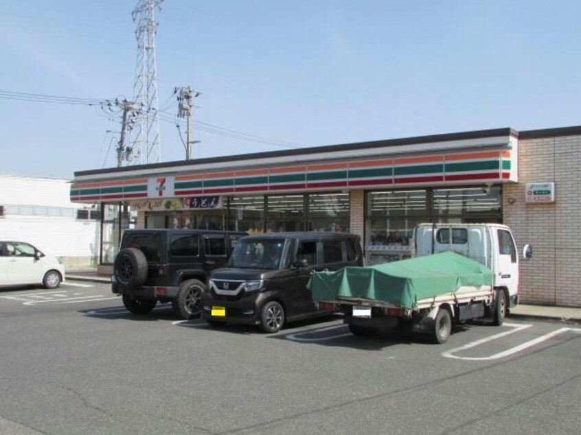 セブンイレブン新潟亀田四ツ興野店(コンビニ)まで334m ラ・セシリア