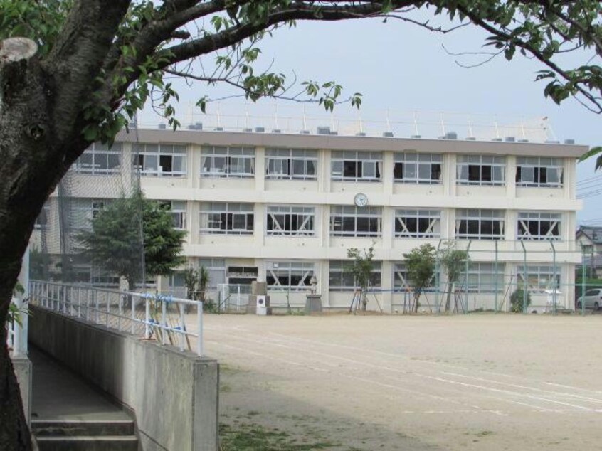 新潟市立新津第二小学校(小学校)まで551m 紫苑　Ⅱ