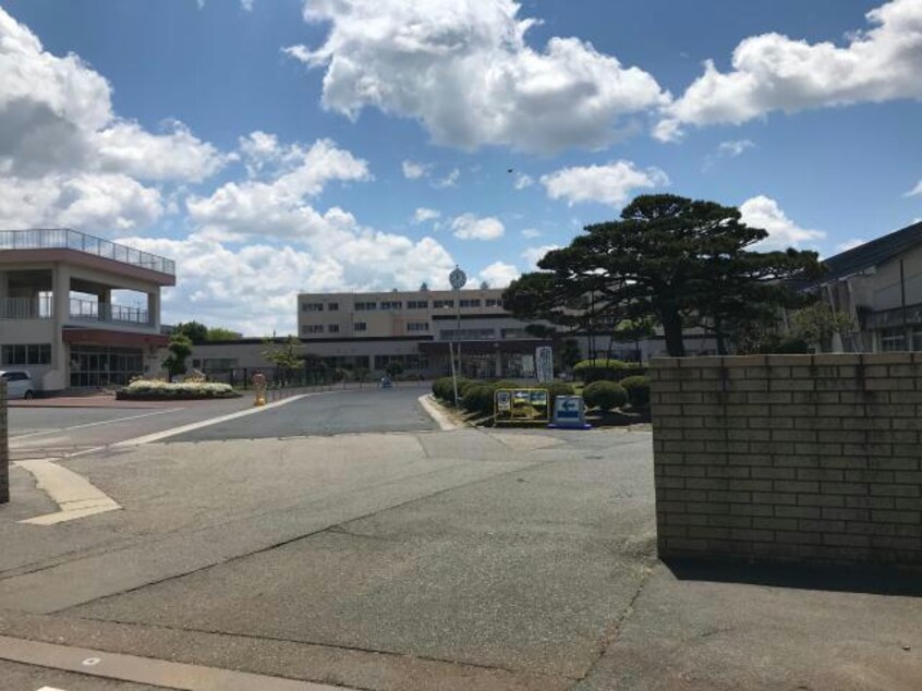 新潟市立新津第一小学校(小学校)まで1471m グランメールＹ　Ｂ