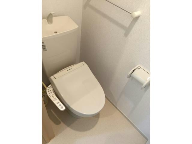  メゾン　レーヴ荻島