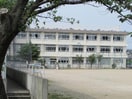 新潟市立新津第二小学校(小学校)まで378m Charme（シャルム）