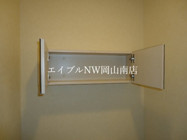 トイレ収納 宇野線<宇野みなと線>/備前西市駅 徒歩28分 1階 築13年