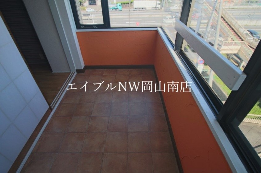 インナーバルコニー 宇野線<宇野みなと線>/備前西市駅 徒歩40分 3階 築47年