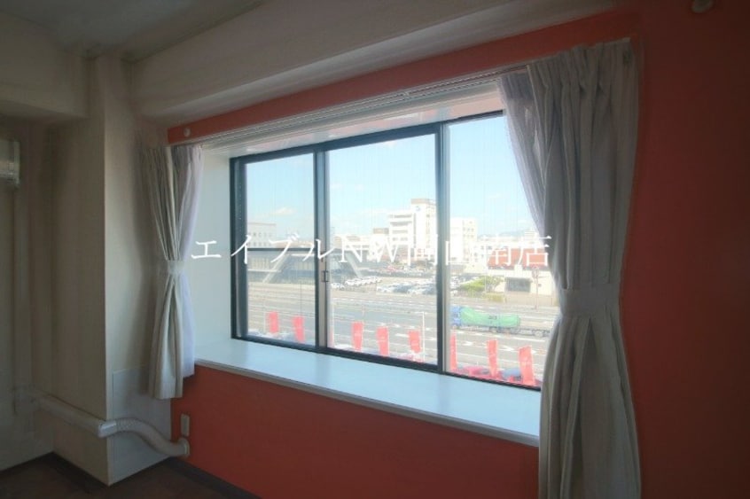 出窓 宇野線<宇野みなと線>/備前西市駅 徒歩40分 3階 築47年