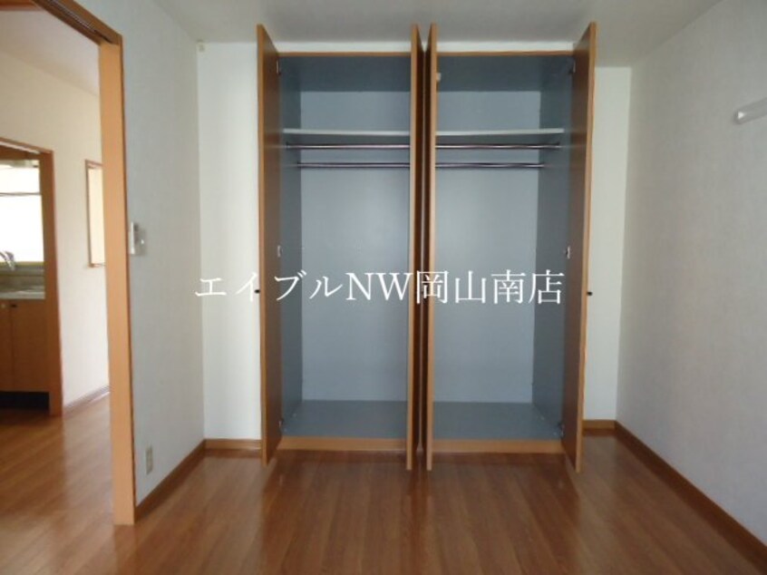 洋室収納 岡山市電清輝橋線<岡山電気軌道>/清輝橋駅 徒歩31分 2階 築22年