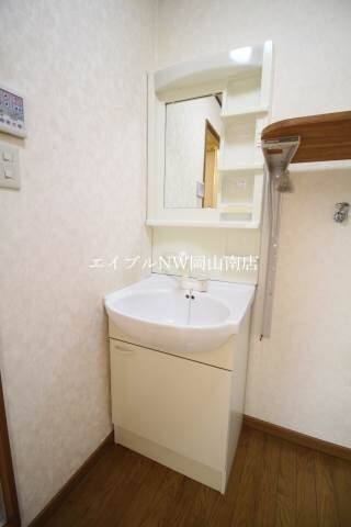  岡山市電清輝橋線<岡山電気軌道>/清輝橋駅 徒歩40分 3階 築26年