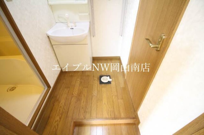  岡山市電清輝橋線<岡山電気軌道>/清輝橋駅 徒歩40分 3階 築26年