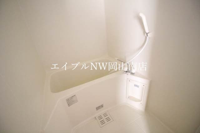  宇野線<宇野みなと線>/宇野駅 バス27分長留下車:停歩2分 1階 築14年