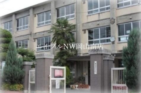 岡山市立鹿田小学校(小学校)まで1001m 宇野線<宇野みなと線>/大元駅 徒歩7分 1階 築18年